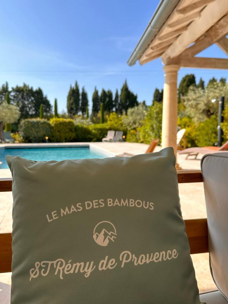 ホテル Mas Des Bambous Saint-Rémy-de-Provence エクステリア 写真
